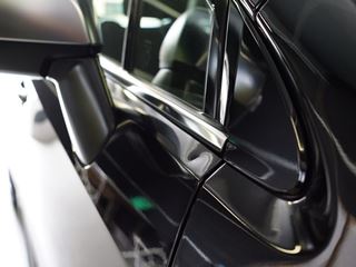 レヴォーグ ドアのデントリペア前