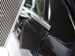 レヴォーグ ドアのデントリペア前