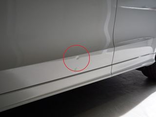 Audi SQ5のデントリペア位置