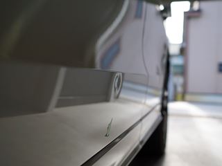 Audi SQ5のデントリペア前